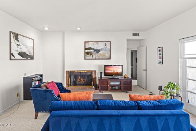 Detail Gallery Image 3 of 21 For 121 S Wilson Ave #205,  Pasadena,  CA 91106 - 2 Beds | 2 Baths