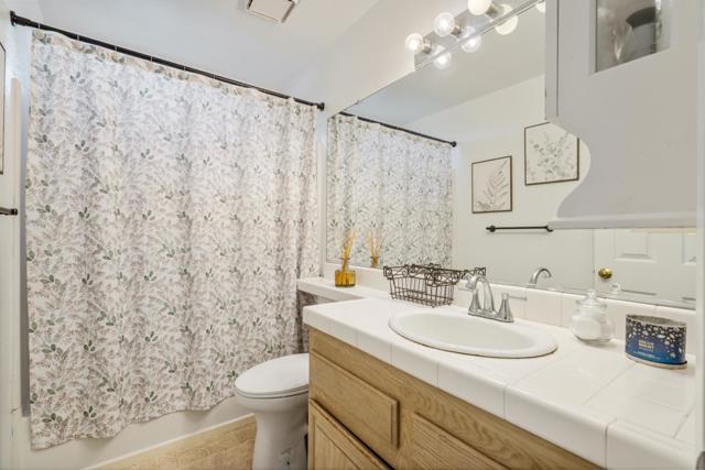 1090 Los Altos Drive, Hollister CA: https://media.crmls.org/mediaz/dccd155e-4387-4307-9a40-38f3592ff480.jpg