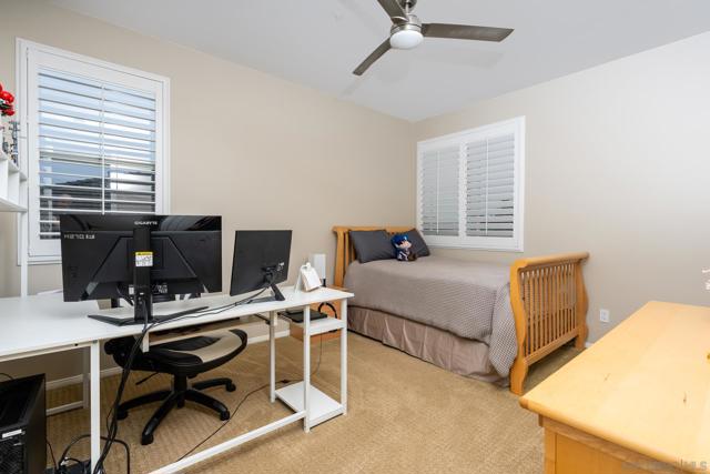 1971 Pizarro Lane, Escondido CA: https://media.crmls.org/mediaz/dcce3d46-9732-4062-bb8a-50fa5043702e.jpg
