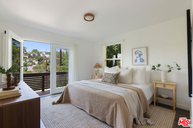 450 Rustic Drive, Los Angeles CA: https://media.crmls.org/mediaz/dcce7515-25bd-4127-8a53-761e3941ed83.jpg