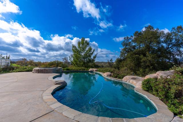 26691 Oak Trail Rd, Valley Center CA: https://media.crmls.org/mediaz/dccec984-eb8c-422b-985c-29a23845f172.jpg