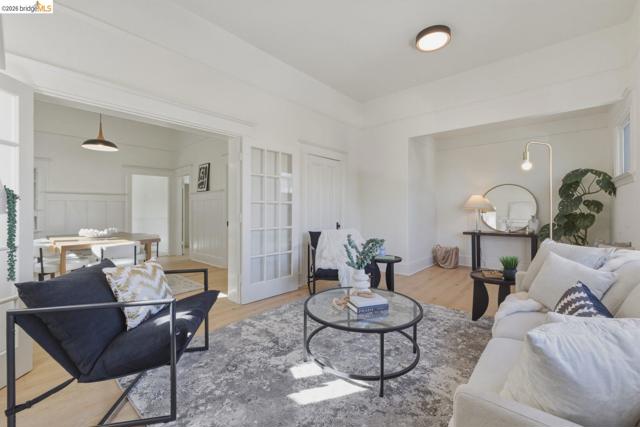 Image 4 of 55 For 523 25th St  