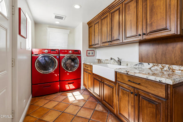 Detail Gallery Image 25 of 75 For 2296 Applewood Ln, Camarillo,  CA 93012 - 5 Beds | 4/1 Baths