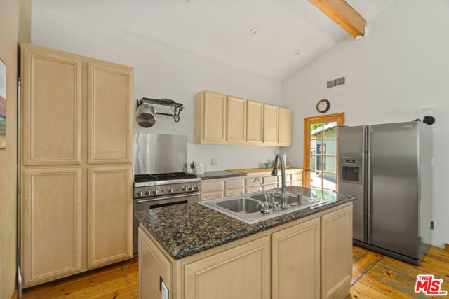 2026 Topanga Skyline Drive, Topanga CA: https://media.crmls.org/mediaz/dccf3f20-aa3b-4f4d-a04b-d910dfed431b.jpg