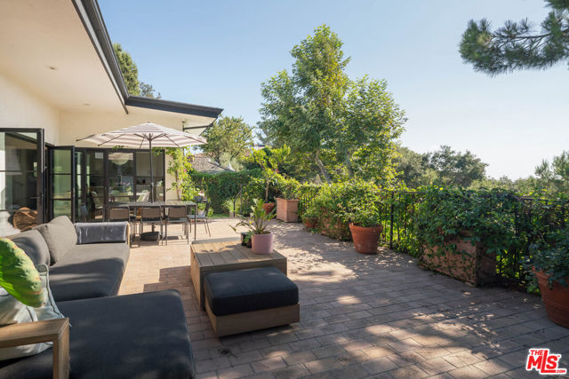 Drew Fenton | 391 N Saltair Avenue Los Angeles CA | MLS: 7435823