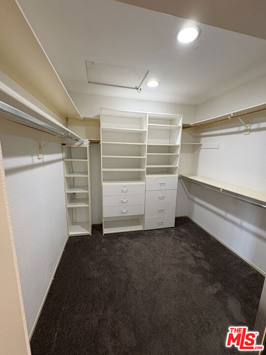24715 Calle Largo, Calabasas CA: https://media.crmls.org/mediaz/dccf7aa0-5199-4d57-aff0-536320d7e14a.jpg