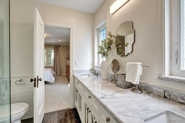 1901 N Catalina Street, Los Angeles CA: https://media.crmls.org/mediaz/dccff85b-9559-4d8a-bcd4-8d7c62556839.jpg