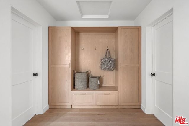 Image 20 of 29 For 4525 Greenbush Avenue