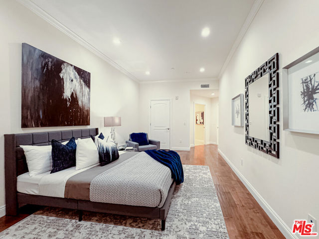 4848 Wilshire Boulevard, Los Angeles CA: https://media.crmls.org/mediaz/dcd0c8d2-7545-4846-be5b-a86a23b19d1b.jpg