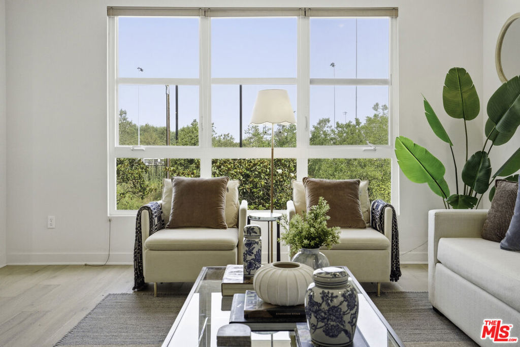 2700 E Chaucer Street #23 — architectural residence