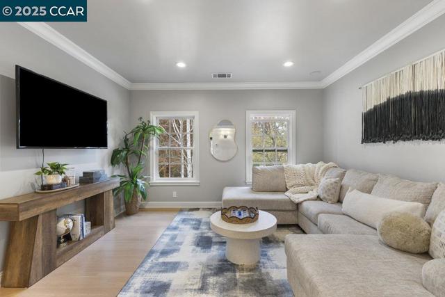 1826 Alameda Diablo, Diablo CA: https://media.crmls.org/mediaz/dcd0efae-ac59-44bc-92ed-9439954d77fe.jpg