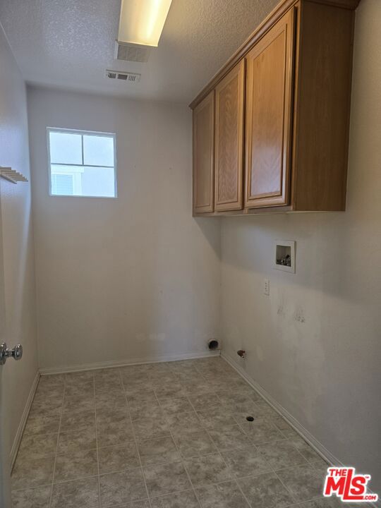13028 Melon Avenue, Chino CA: https://media.crmls.org/mediaz/dcd22c9f-eabb-46d9-8c82-8c2e68f9d53f.jpg