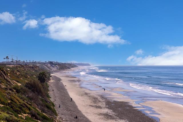 Detail Gallery Image 21 of 25 For 4942 Spirea Way, Carlsbad,  CA 92008 - 4 Beds | 3/1 Baths