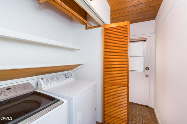 6860 Worth Way, Camarillo CA: https://media.crmls.org/mediaz/dcd28f6f-2ec4-40d2-92b3-7467cb502eba.jpg