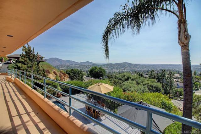 9918 Heavenly Way, La Mesa CA: https://media.crmls.org/mediaz/dcd2b8c0-f1fd-400c-85b9-f3caaaf96b09.jpg