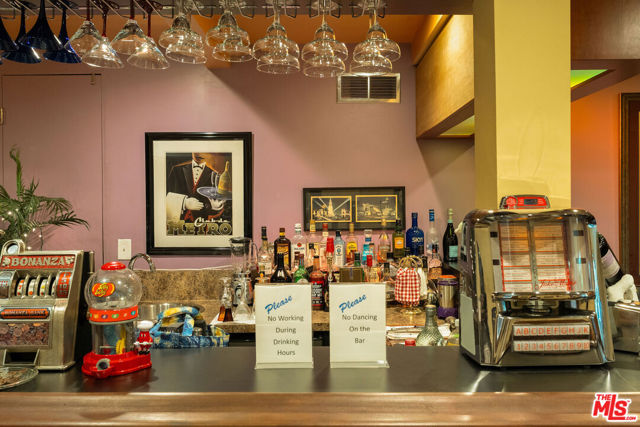 1441 Columbia Drive, Glendale CA: https://media.crmls.org/mediaz/dcd38a1e-03b0-44cc-875e-87b6f4a2c7f1.jpg