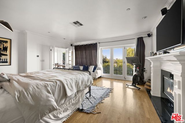 3411 Tareco Drive, Los Angeles CA: https://media.crmls.org/mediaz/dcd43551-f283-4f63-b668-0345ba3ca8e3.jpg