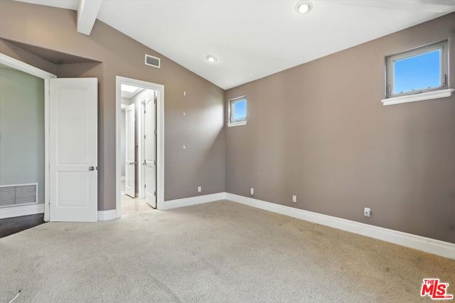 3200 Elm Avenue, Manhattan Beach CA: https://media.crmls.org/mediaz/dcd4c902-4ff4-4e9a-a038-dacafb17537d.jpg