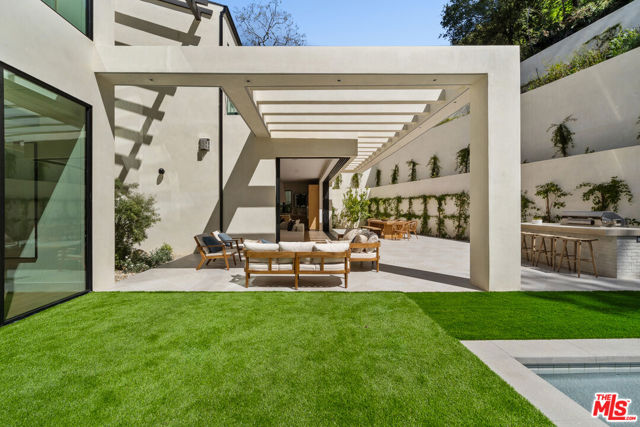 10950 Verano Road, Los Angeles CA: https://media.crmls.org/mediaz/dcd4c9cc-bd8a-437e-8fad-7bf50471597a.jpg