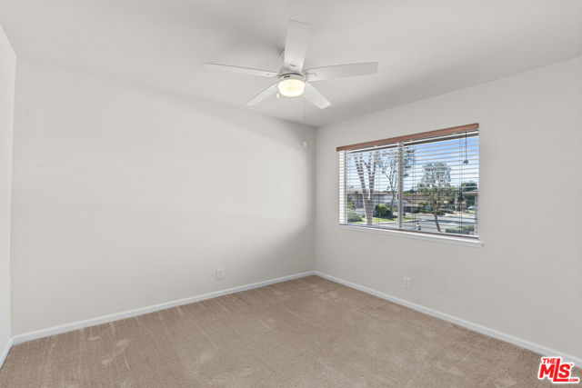 186 Southampton Way, Placentia CA: https://media.crmls.org/mediaz/dcd4de42-b7fe-468e-b0cf-67b0538d03e1.jpg