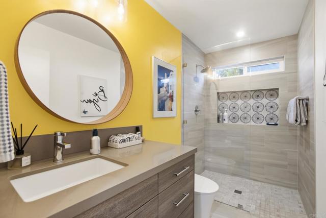 Detail Gallery Image 12 of 26 For 1708 Countryside Dr, Vista,  CA 92081 - 4 Beds | 3 Baths