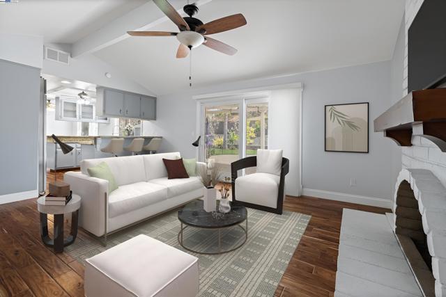 508 E Myrick Court, Clayton CA: https://media.crmls.org/mediaz/dcd5af21-00e8-4dc9-9655-7d2b68ab6146.jpg