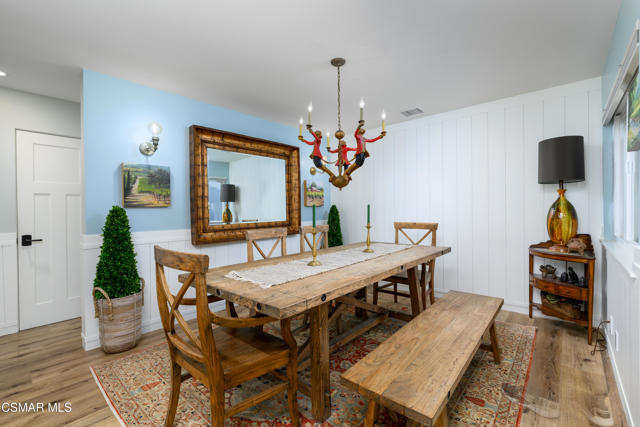 818 Caliente Lane, Ventura CA: https://media.crmls.org/mediaz/dcd5ca91-2881-4d3c-9af1-8b0d6093d1a0.jpg