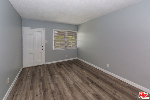 1430 Chestnut Avenue, Long Beach CA: https://media.crmls.org/mediaz/dcd5f2eb-f848-4b6d-932a-e8367e0b3245.jpg