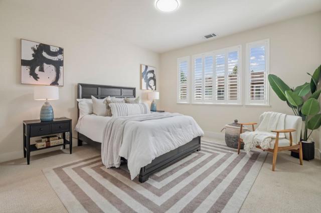 2560 Saffron Way, Mountain View CA: https://media.crmls.org/mediaz/dcd614e8-e880-45de-b510-054a46d2f50a.jpg