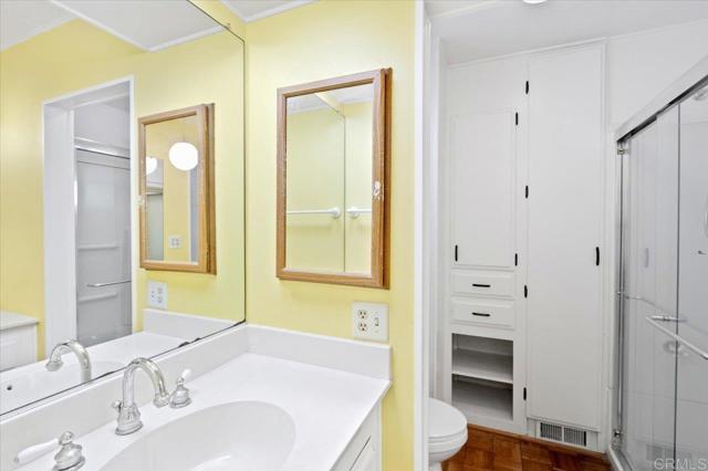 8975 Lawrence Welk Dr, Escondido CA: https://media.crmls.org/mediaz/dcd639be-0fe8-427e-b766-de0b9b006ecc.jpg