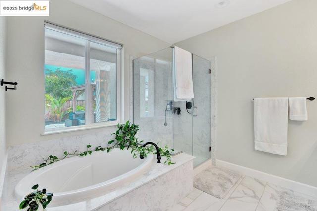 304 Adora Ln, Oakley CA: https://media.crmls.org/mediaz/dcd6b2e6-afe9-4dfe-a8c8-c7c9664b9919.jpg