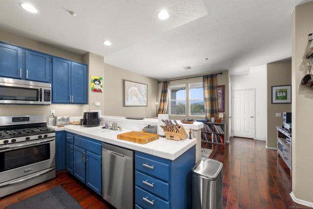 2745 White Pine Ct, Chula Vista CA: https://media.crmls.org/mediaz/dcd785f3-bfc9-40ea-861a-d51b7164fab5.jpg