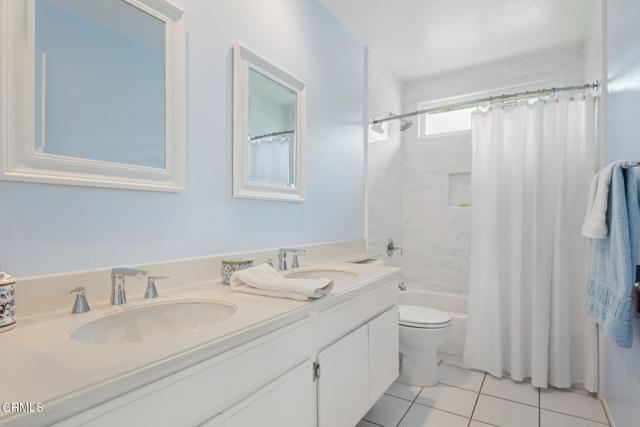 11998 Bubbling Brook Street, Moorpark CA: https://media.crmls.org/mediaz/dcd7b76e-b922-4b68-b78d-a6af4ca285c6.jpg