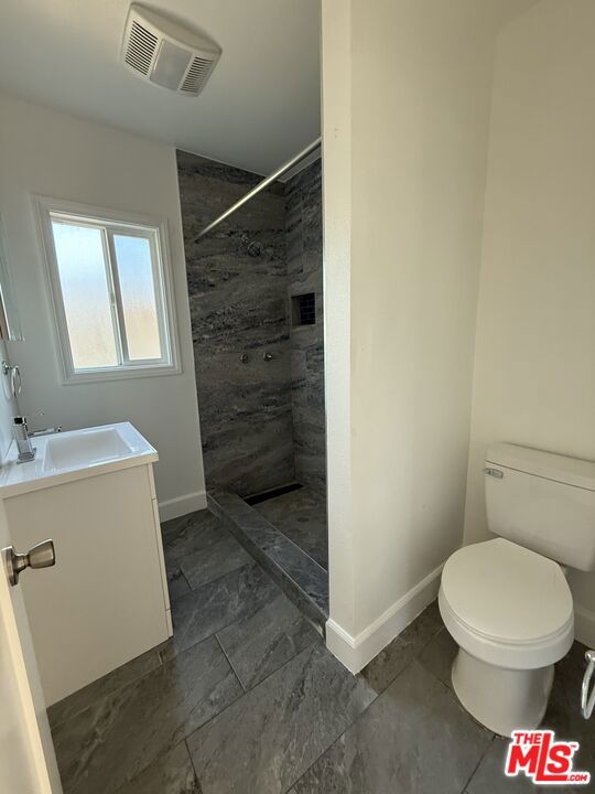 11003 Ruthelen Street, Los Angeles CA: https://media.crmls.org/mediaz/dcd7fbae-e303-4528-9979-15889bfaf633.jpg