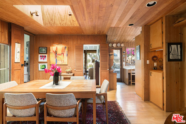 537 West Rustic Road photo 4