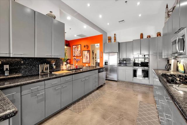 39061 Bel Air Drive, Cathedral City CA: https://media.crmls.org/mediaz/dcd8634c-40a0-41a7-91e1-097a6f891ef1.jpg