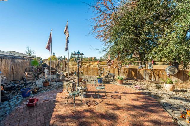 Image 32 of 45 For 6300 Ironbark Ct