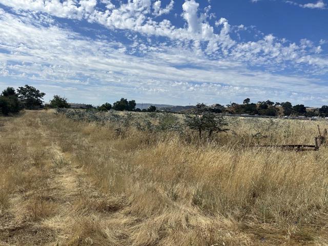 0 Llagas Avenue, San Martin CA: https://media.crmls.org/mediaz/dcd937c0-7fda-4d22-9665-64e14aec5ede.jpg