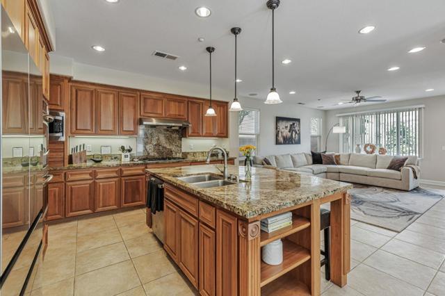 5812 Cajon Way, Gilroy CA: https://media.crmls.org/mediaz/dcd9652c-3729-4663-b42a-848f3e6d1b68.jpg