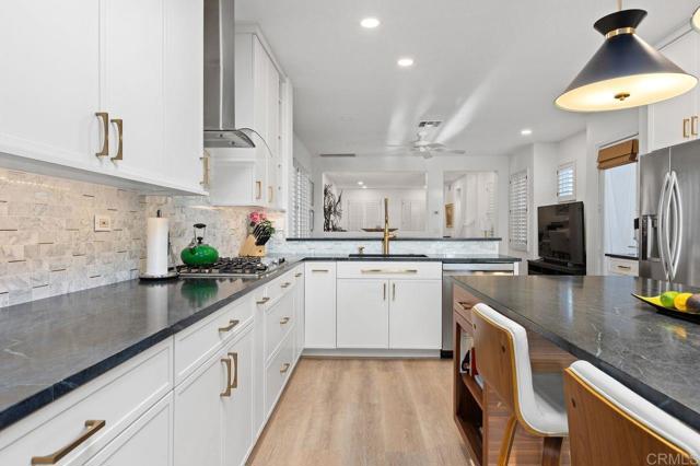 Detail Gallery Image 12 of 66 For 7039 Whitewater St, Carlsbad,  CA 92011 - 3 Beds | 2/1 Baths