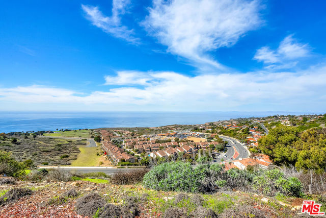 30963 Via La Cresta, Rancho Palos Verdes, California 90275, 4 Bedrooms Bedrooms, ,4 BathroomsBathrooms,Residential,Sold,Via La Cresta,25505459