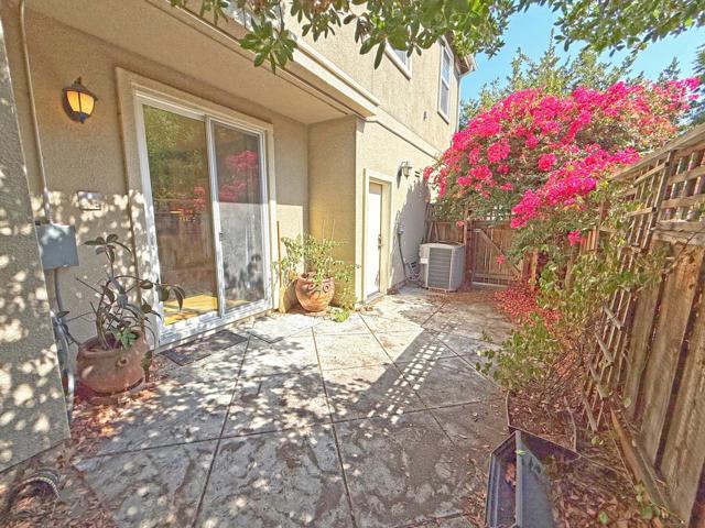 1070 E William Street, San Jose CA: https://media.crmls.org/mediaz/dcdbc231-2e05-4c8f-897e-1c45fef7533f.jpg