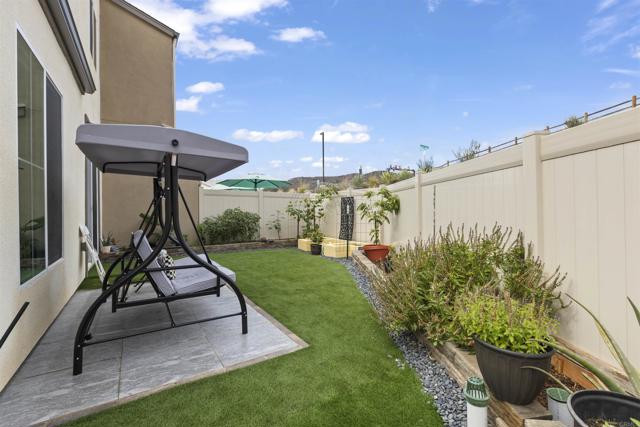 Detail Gallery Image 12 of 18 For 35228 Tuft Place, Fallbrook,  CA 92028 - 3 Beds | 2/1 Baths