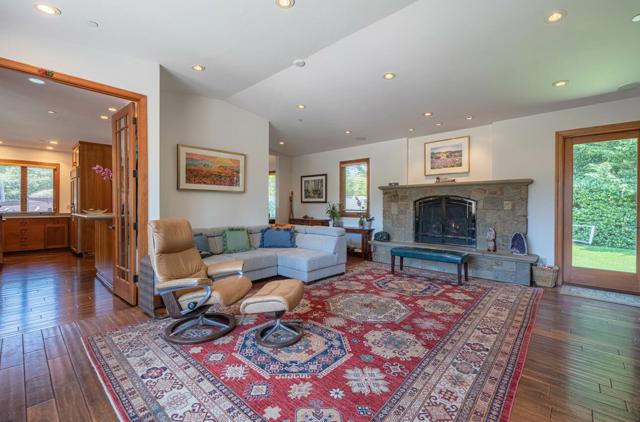 3 Playa Boulevard, Watsonville CA: https://media.crmls.org/mediaz/dcdcb99a-b997-4351-b9d4-dd162d26c7a9.jpg