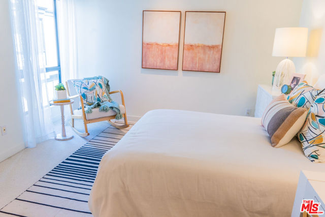 880 Hilldale Avenue, West Hollywood CA: https://media.crmls.org/mediaz/dcdcce3e-c74a-49f0-9943-462391aa03c2.jpg