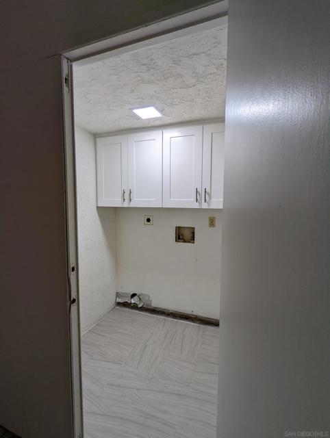 9347 Kahlua Way, Spring Valley CA: https://media.crmls.org/mediaz/dcdd085e-0ddd-448b-9b05-56a312d2cac5.jpg
