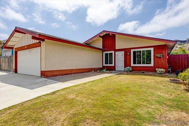 1468 Leaf Ter, San Diego CA: https://media.crmls.org/mediaz/dcdd30ee-ff65-4a64-9b6e-147a73a11965.jpg