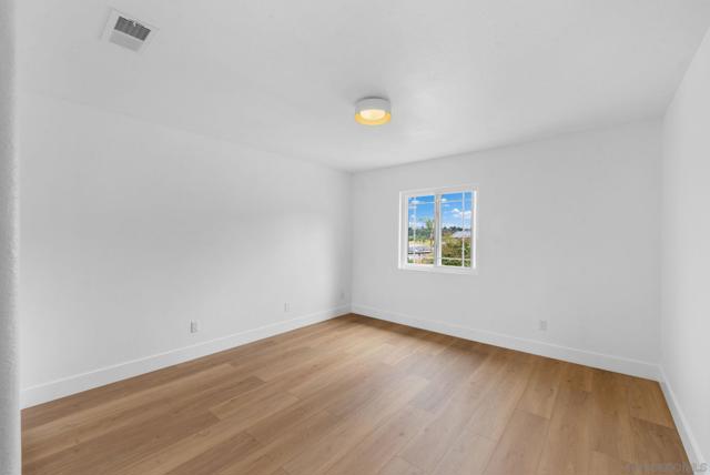 1052 Via Vera Cruz, San Marcos CA: https://media.crmls.org/mediaz/dcdd9659-3c0a-4e85-bdb6-ea0df004c886.jpg