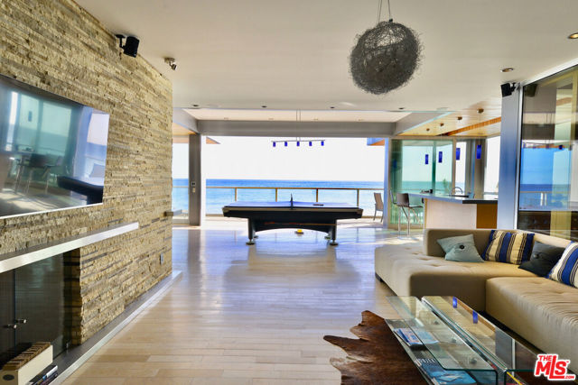 24826 Malibu Road, Malibu CA: https://media.crmls.org/mediaz/dcdda4fb-6ed7-41c0-a4d9-2932173426c3.jpg