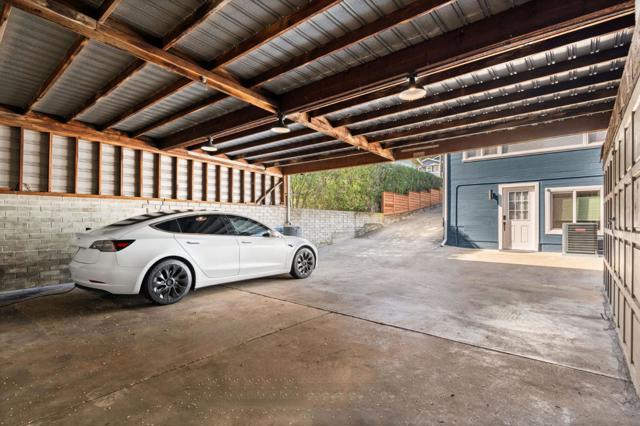 8124 Greenly Drive, Oakland CA: https://media.crmls.org/mediaz/dcde065f-ad8c-4faf-a3c5-661deb90b05f.jpg